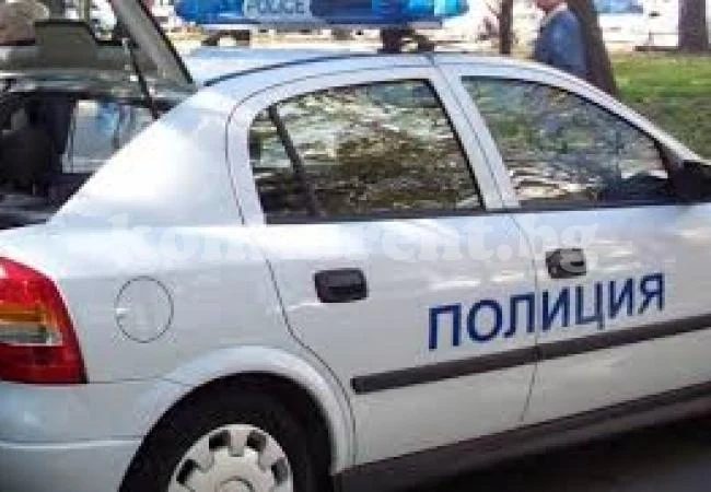 Неправоспособен от Галиче юркал „Опел“ без номера