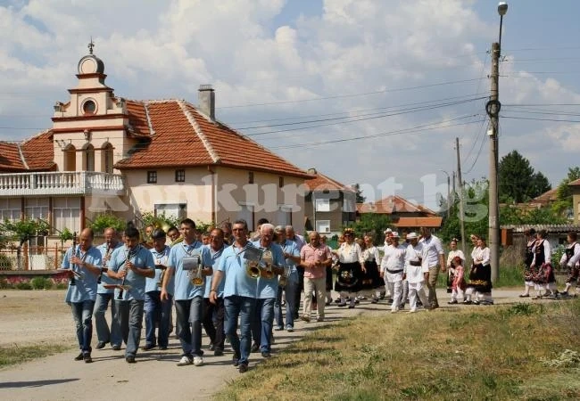 Самодейци от България, Румъния и Сърбия се включиха във фестивала в Антимово