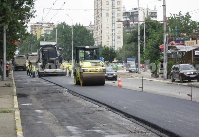 Затварят улици във Враца заради асфалтиране