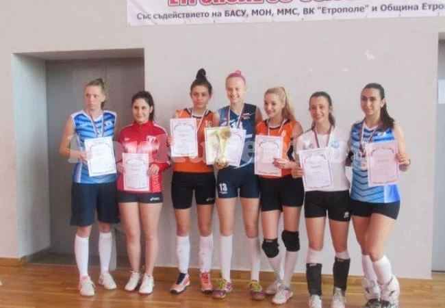 Волейболистки от Видин са трети в страната, приз за Мерелин, 4-о място за монтанци