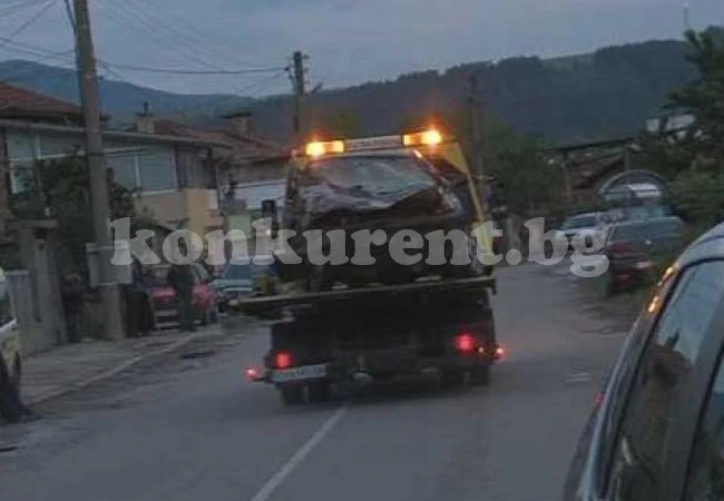 Мъж се заби в стълб на паркинг заради висока скорост