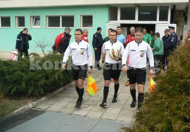 Чинков свири на Ботев в Панагюрище. Още наряди