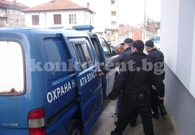 Затворник иска 25 бона заради мухъл в килията му