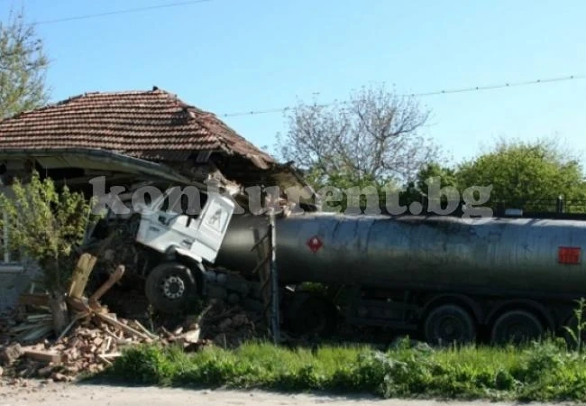 Съдят тираджия, помел къща и убил човек