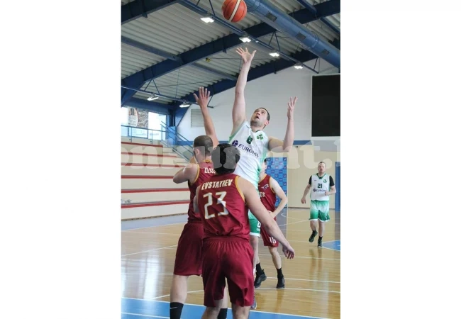 Сейнтс изравни полуфиналната серия с Ботев 2012