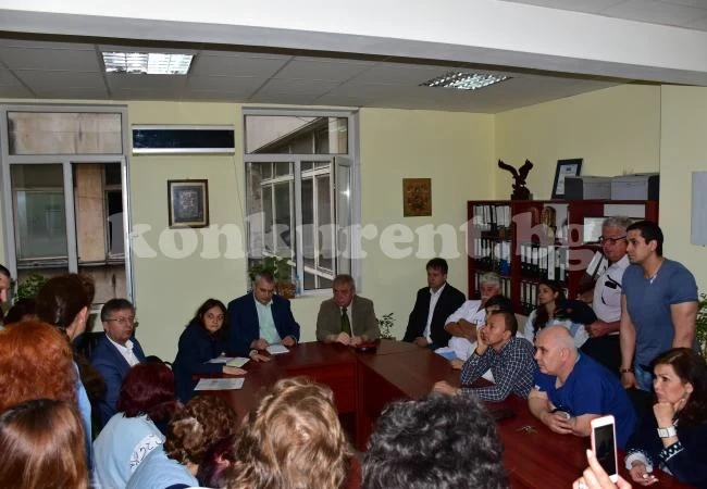 Потушават лекарски бунт в болницата със заплатите за февруари