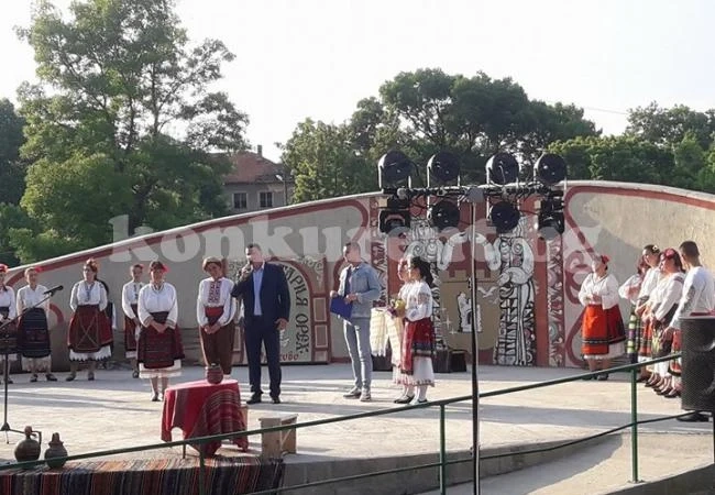 В Оряхово впечатлиха с „Коренът на стария орех“