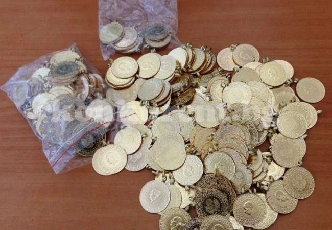 Шокираща находка на границата! Намериха златно имане от 312 монети 22 карата