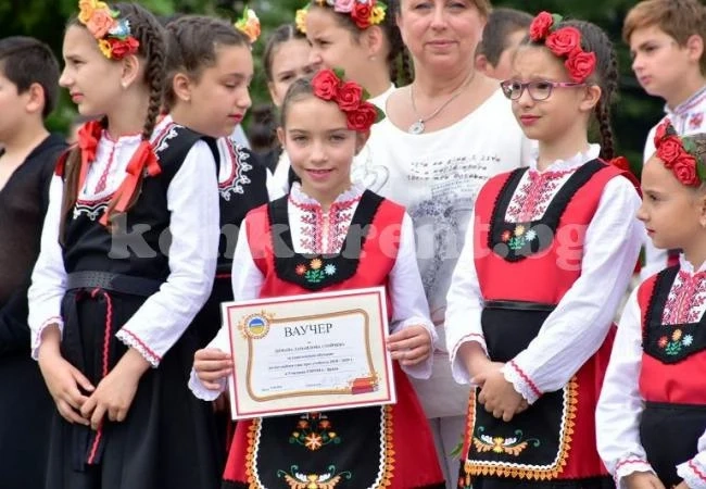Третокласничка от Враца ще учи безплатно английски език 