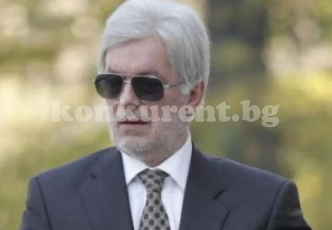 Вальо Михов кръшка със засукана блондинка