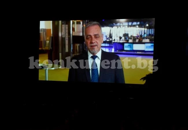 Евродепутатът Владимир Уручев отличи педагози, ученици и колективи в областта на образованието и културата