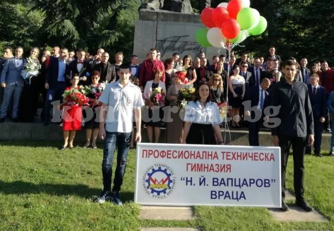 Абитуриентите от ПТГ \