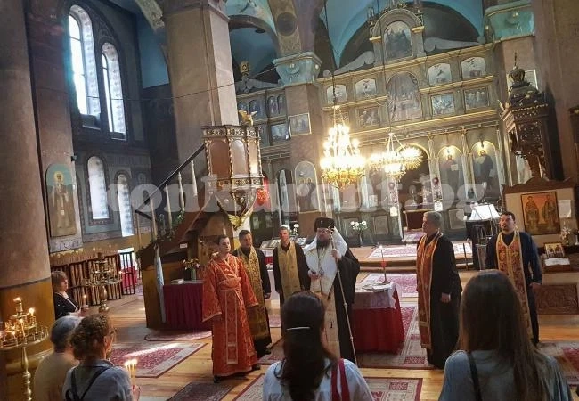Врачанският митрополит отслужи молебен за абитуриентите