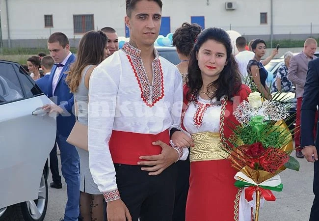 Габриела - различната абитуриентка на випуск 2018 СНИМКИ
