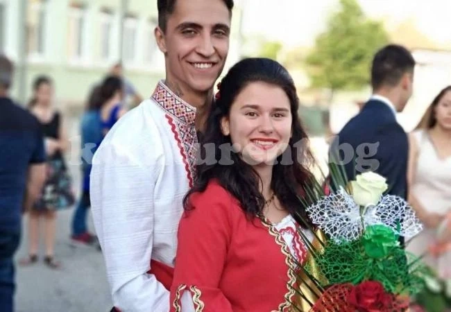 Габриела нахлува в \