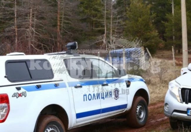 Извънредно от Хасковско! Мъж застреля гаджето и съседа си заради внушение