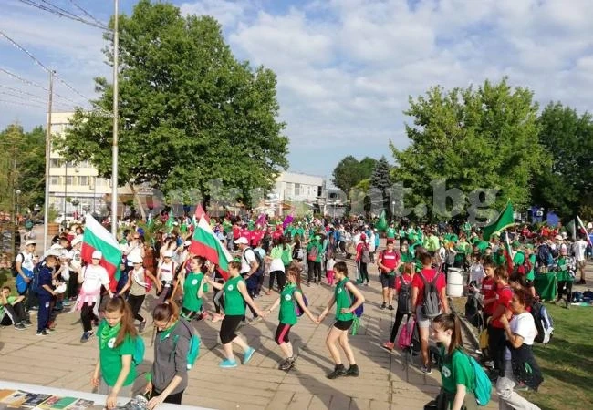 120 походници от Козлодуй поеха по стъпките на Ботев