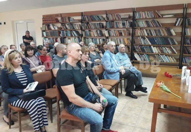 Представиха книга с творби на Божидар Коцев