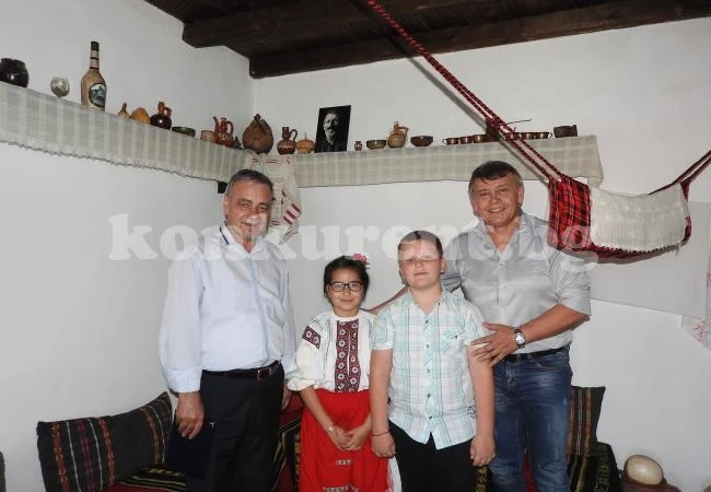 Владимир Уручев се срещна с отличени ученици