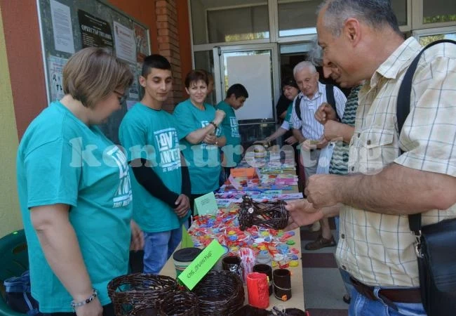 Затворници помагат на болно дете