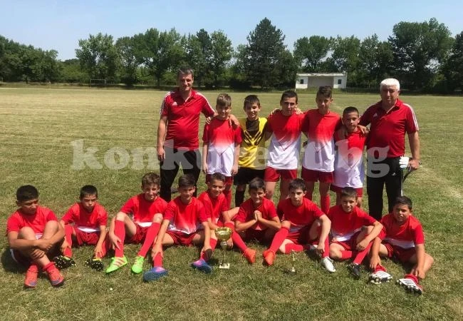 Околчица заслужи купата в U11, синът на Юли е стрелец №1