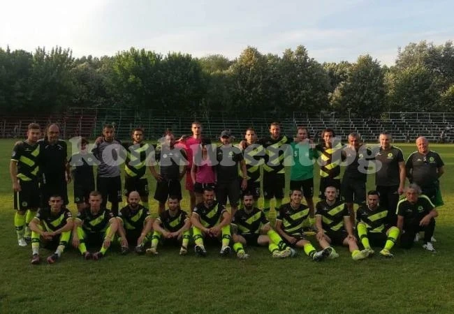 Първа Атомна тресна Трявна преди ваканцията, капитанът с дубъл