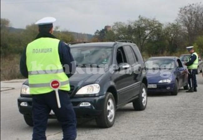 Униформени проверяваха наред във Враца