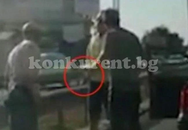 Мъж заплаши с пистолет шофьор на автобус