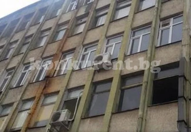 Мазилка падна върху главата на дете