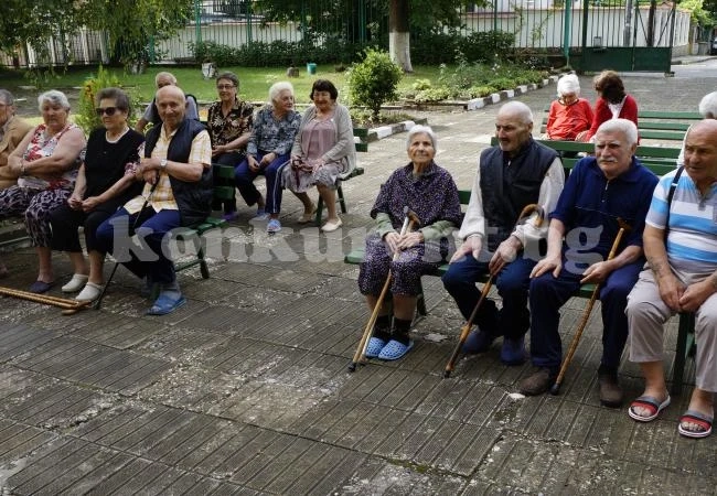 Домът за стари хора в Мездра навърши 9 години