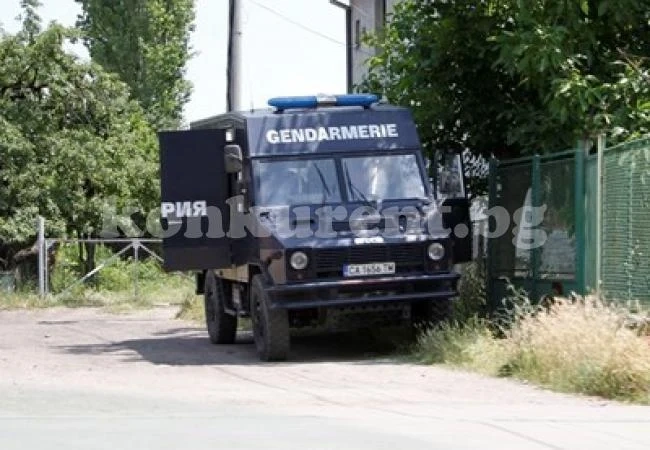 Жандармерия нахлу в столичен квартал заради свада между 2 ромски фамилии