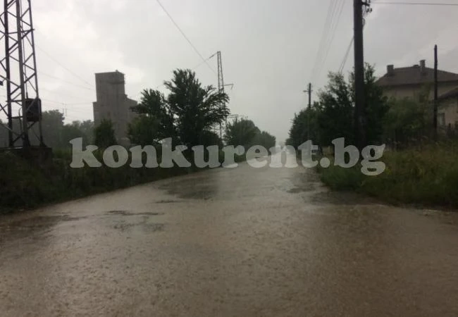(Видео и Снимки) Водната стихия в Криводол