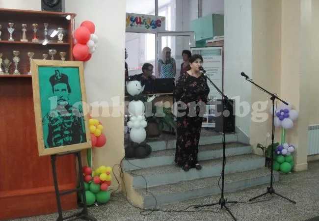 Ученици от СУ „Никола Войводов” получиха свидетелствата си за основно образование