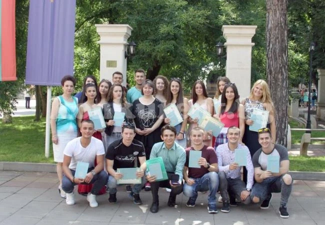 Раздадоха дипломите в СУ „Христо Ботев“