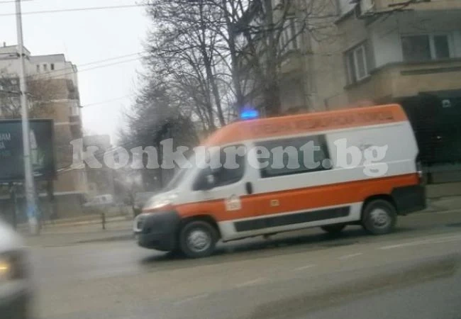 62-годишен велосипедист се блъсна в мотор