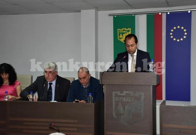 Съветници дадоха имот на БЧК