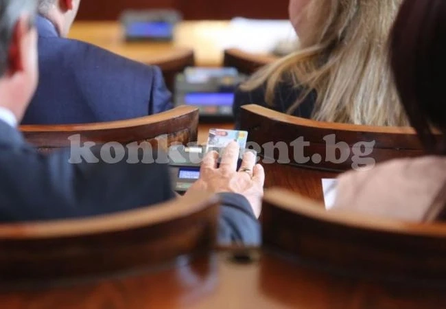 Кабинетът „Борисов“ оцеля след вота на недоверие