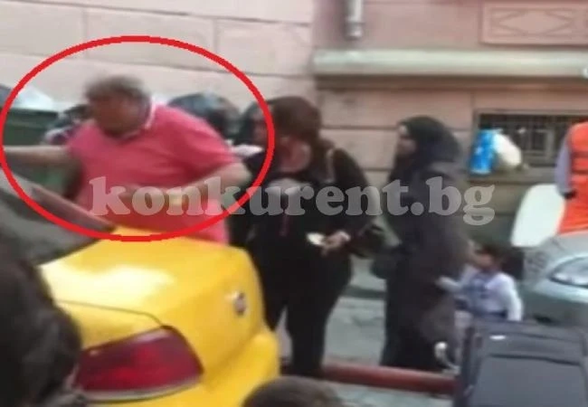 Тоя таксиджия се изгаври брутално с клиент, но си плати прескъпо (ВИДЕО)