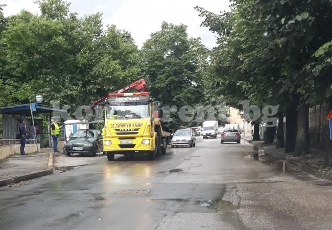 Доживяхме! Паякът започна да ги вдига и от автобусните спирки СНИМКИ