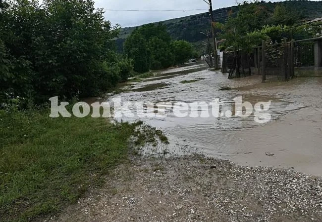 Водният ад в Роман взе първа жертва!