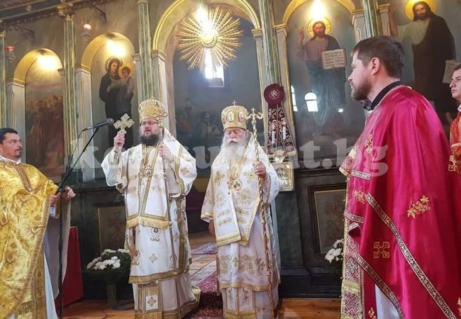 Двама митрополити служиха заедно във Враца за събора на светите апостоли