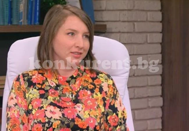 Роди се дете, разделено в утробата от близнака си