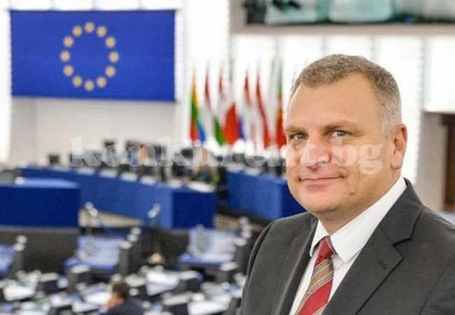 Петър Курумбашев призова да спре кражбата в интернет