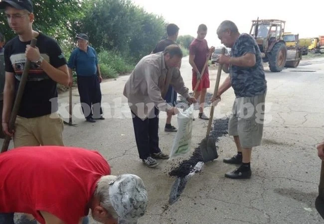 Пак викаха Неволята в оряховски села и си асфалтираха дупките