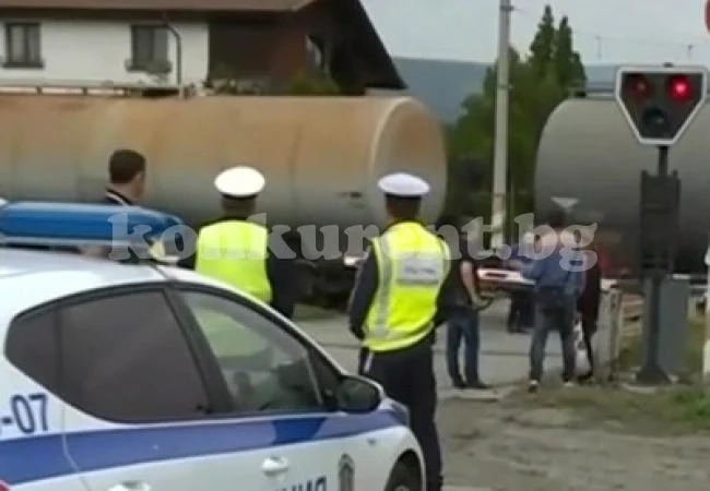 Мъжът на блъснатата от влак жена: Ще взема пари назаем да я погреба
