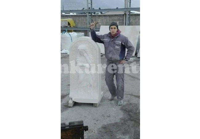 Тийнейджър от Кунино изработи и дари паметник