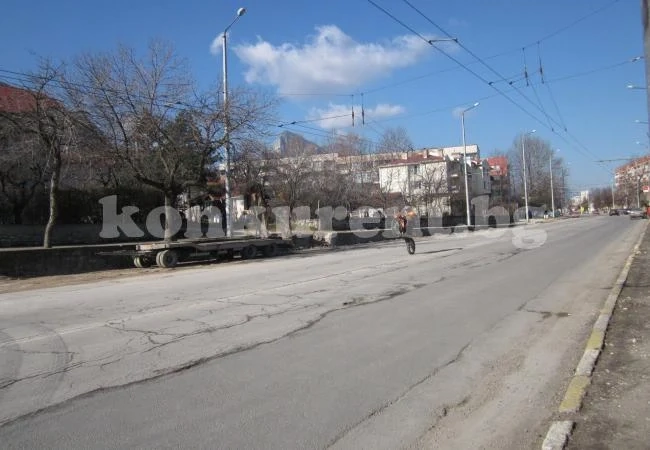 Удариха с бързи производства нередовни мотористи