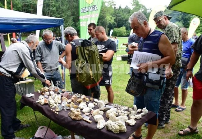 Златотърсачи от цяла България се събраха край Враца СНИМКИ