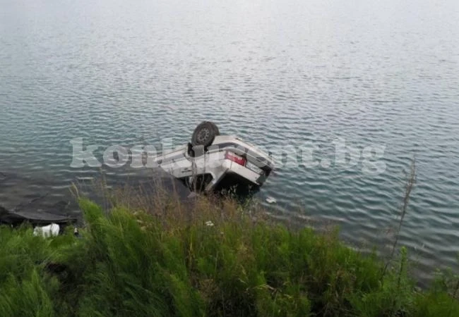 Жена и детето й се удавиха в потънала кола, откриха жив в багажника мъж