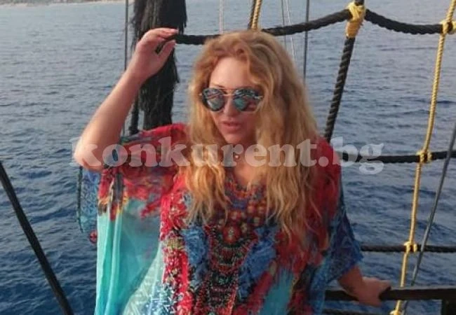 Синът на Рени се тревожи за половия й живот